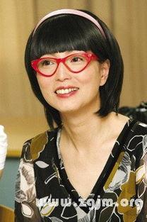 苑琼丹个人资料简介,香港影视界多栖明星，喜剧女王风采独树一帜